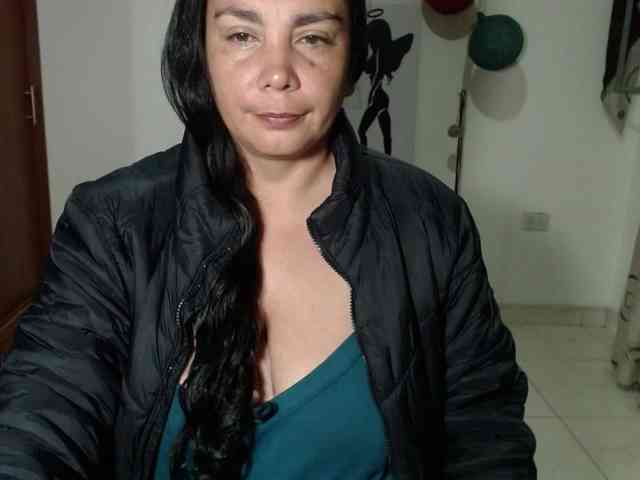 vivian-milf-paint webcam