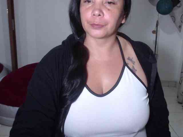 vivian-milf-paint webcam