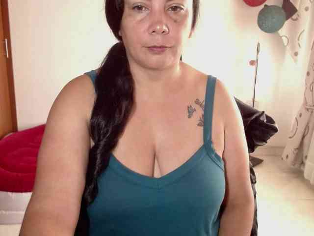 vivian-milf-paint webcam