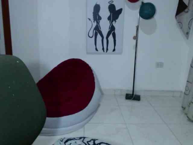vivian-milf-paint webcam