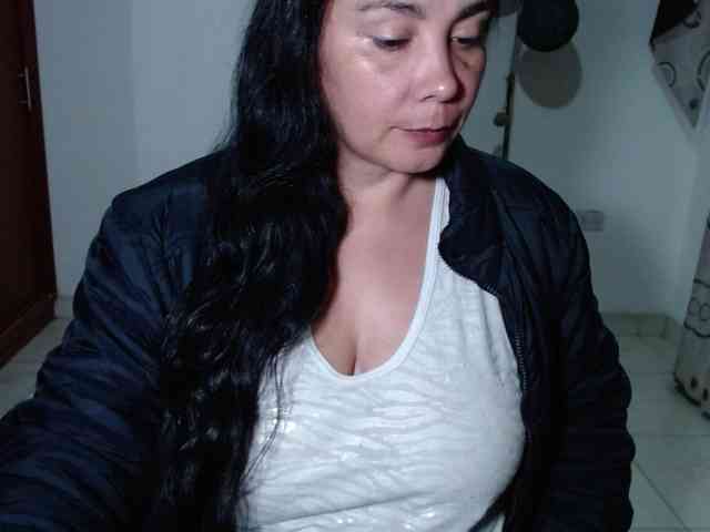 vivian-milf-paint webcam
