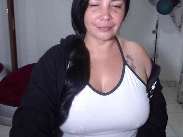 vivian-milf-paint webcam