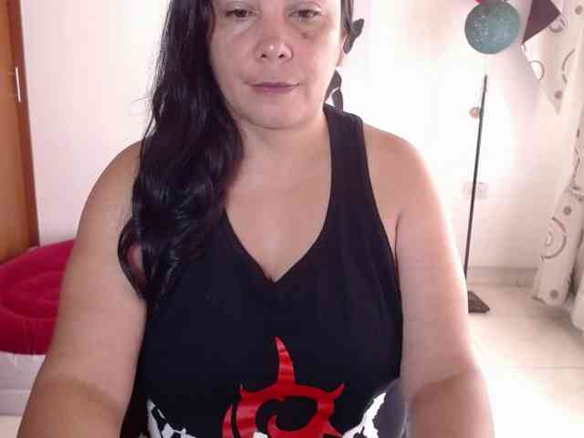 vivian-milf-paint webcam