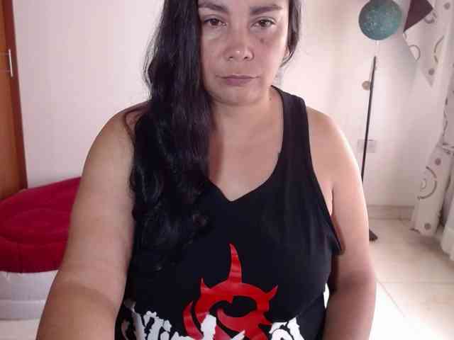 vivian-milf-paint webcam