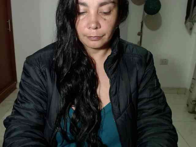 vivian-milf-paint webcam