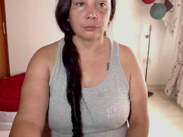 vivian-milf-paint webcam