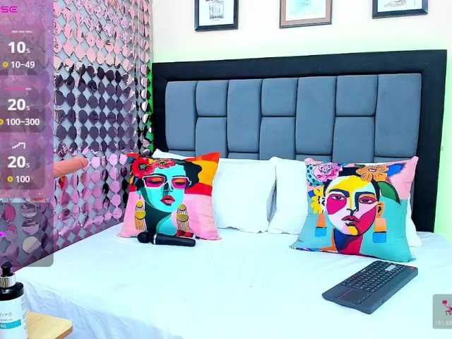  VioletaCollins chat room