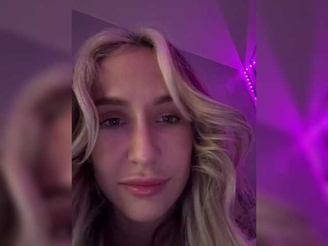 Check out 22 years old QueenKing from BongaCams QueenKing from BongaCams