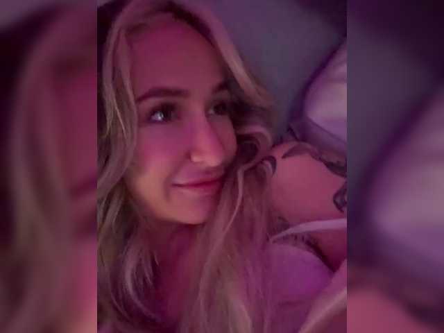 Check out 22 years old QueenKing from BongaCams QueenKing from BongaCams