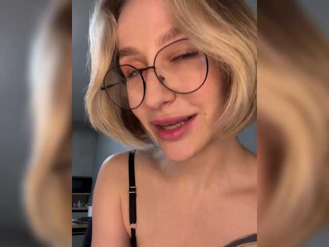 QueenKing's BongaCams profile