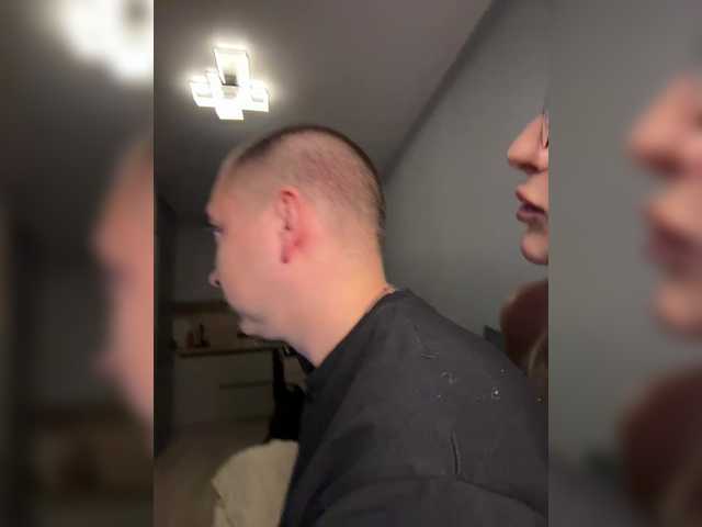 QueenKing's BongaCams show and profile