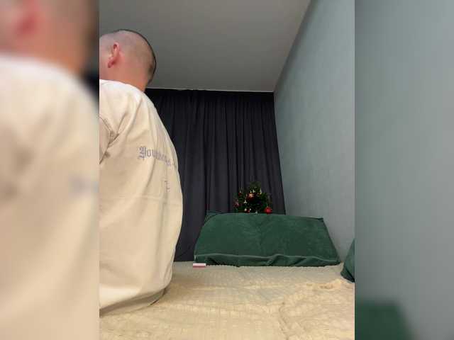 QueenKing's BongaCams show and profile