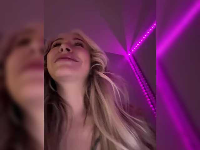 Check out 22 years old QueenKing from BongaCams QueenKing from BongaCams