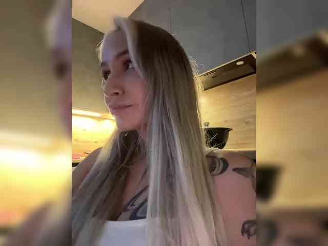 QueenKing webcam