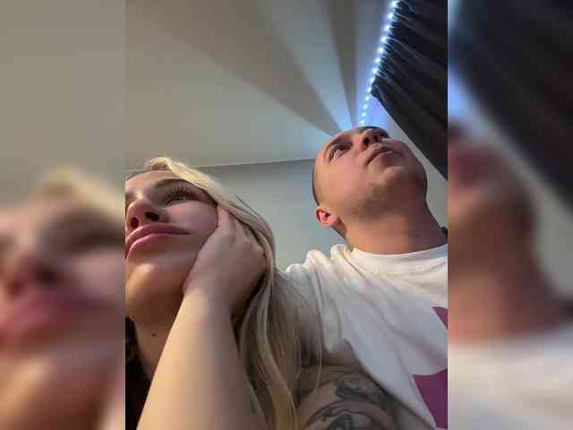 QueenKing Live Webcam on {site_name}