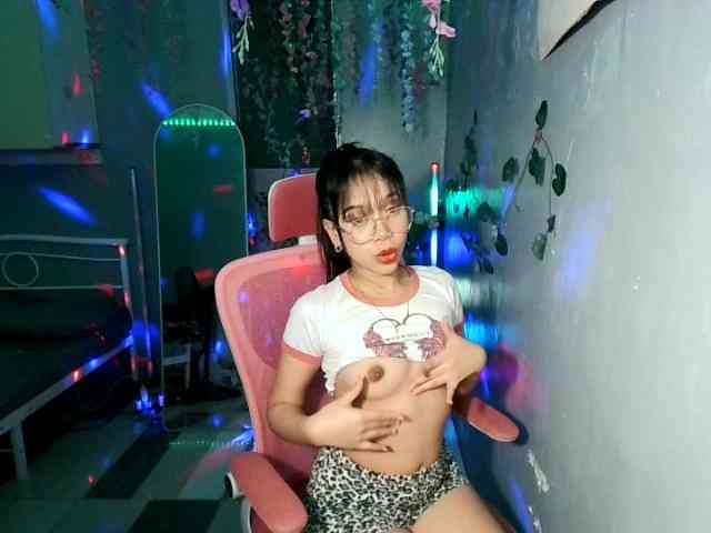 sweetgirl-sarrah webcam