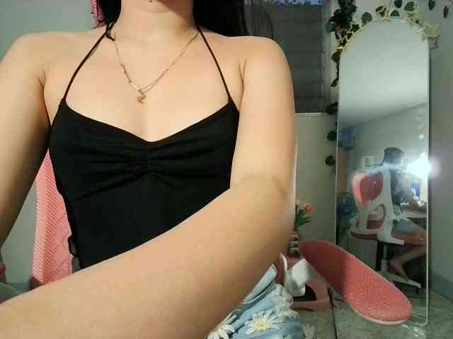 sweetgirl-sarrah webcam