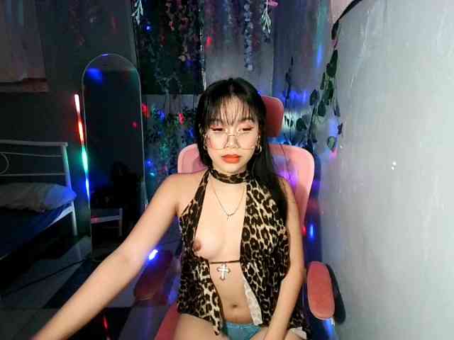 sweetgirl-sarrah webcam