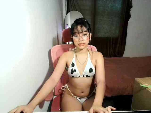 sweetgirl-sarrah webcam