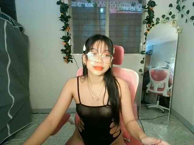 sweetgirl-sarrah webcam