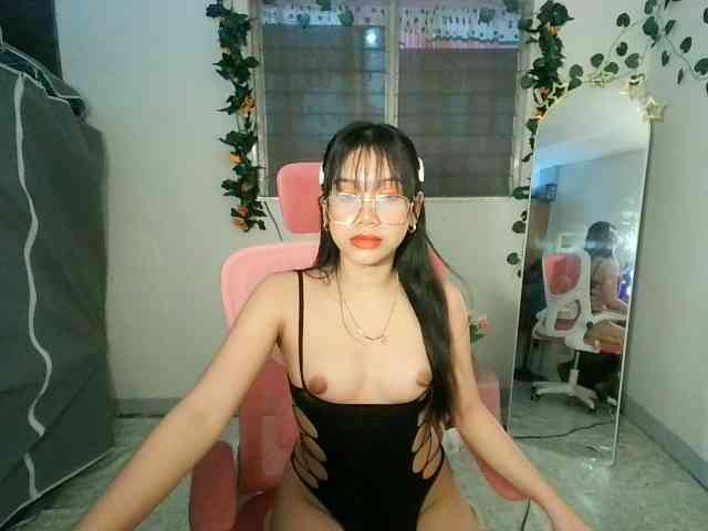 sweetgirl-sarrah webcam