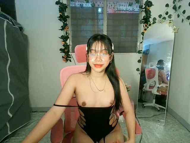 sweetgirl-sarrah webcam