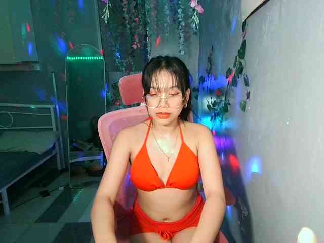 sweetgirl-sarrah webcam