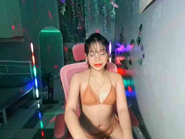 sweetgirl-sarrah webcam