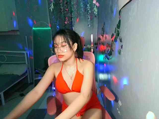 sweetgirl-sarrah webcam