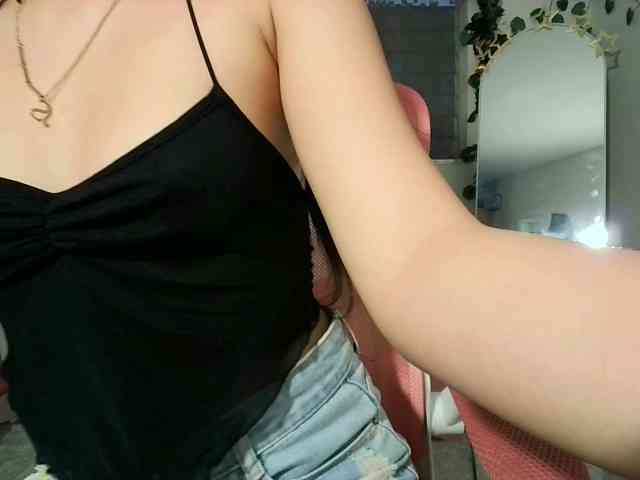 sweetgirl-sarrah webcam