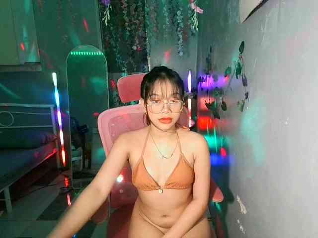 sweetgirl-sarrah webcam