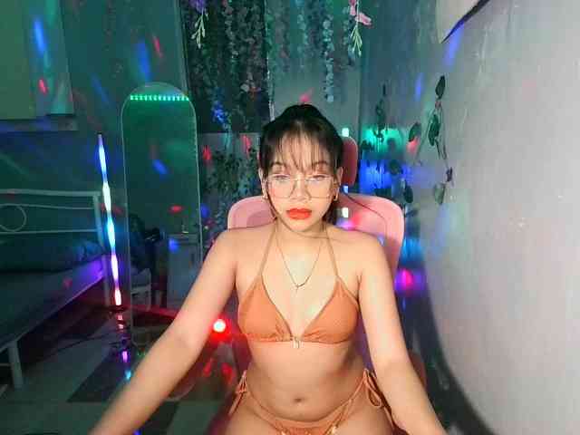 sweetgirl-sarrah webcam