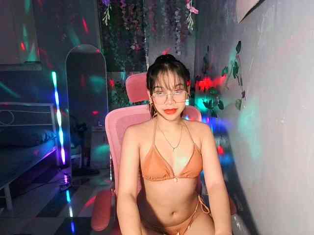 sweetgirl-sarrah webcam