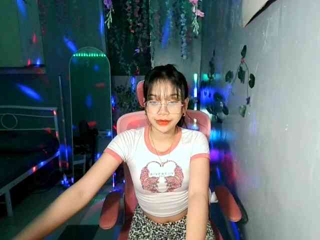 sweetgirl-sarrah webcam