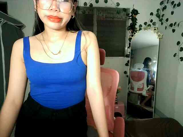 sweetgirl-sarrah webcam