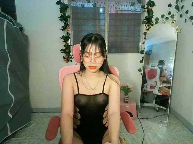 sweetgirl-sarrah webcam