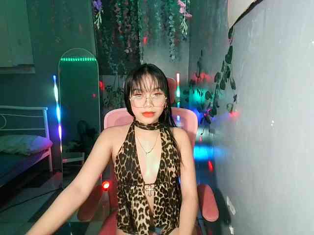 sweetgirl-sarrah webcam