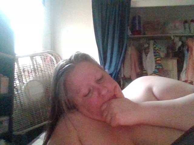 starlight1983's BongaCams show and profile