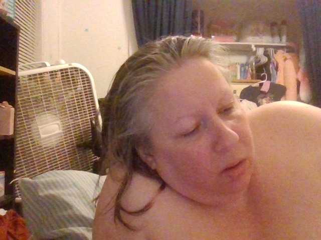 starlight1983's BongaCams show and profile