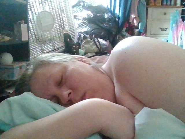 starlight1983's BongaCams show and profile