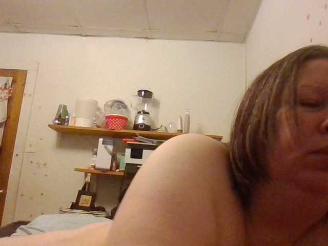 starlight1983's BongaCams show and profile