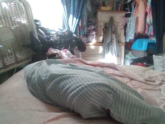 starlight1983's BongaCams show and profile