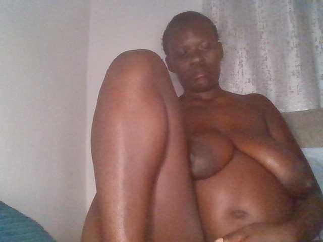 Matinah's BongaCams show and profile