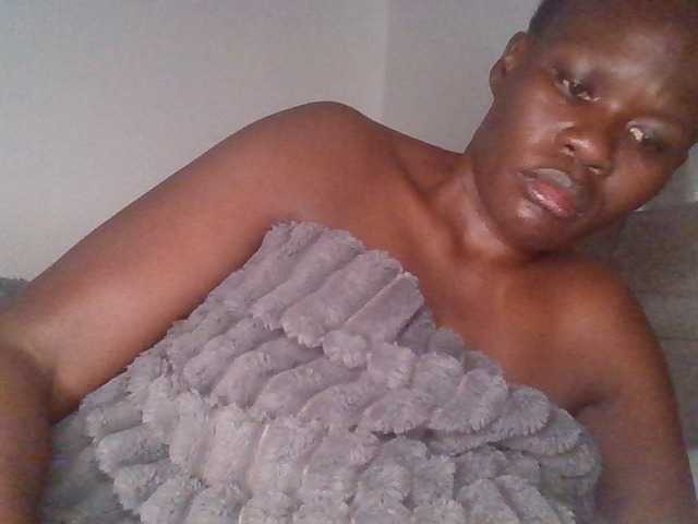 Matinah's BongaCams show and profile