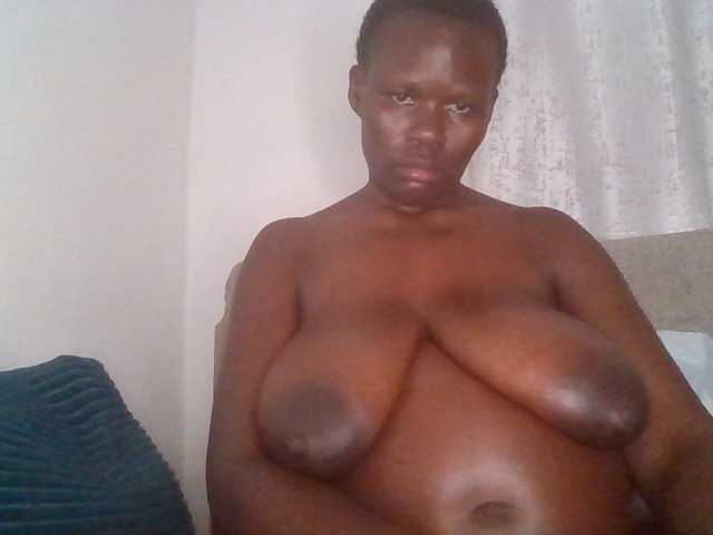 Matinah's BongaCams show and profile