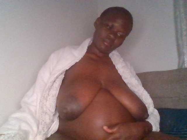 Matinah's BongaCams show and profile