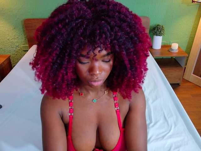 chocolatte-dreams webcam bongacams model stream image