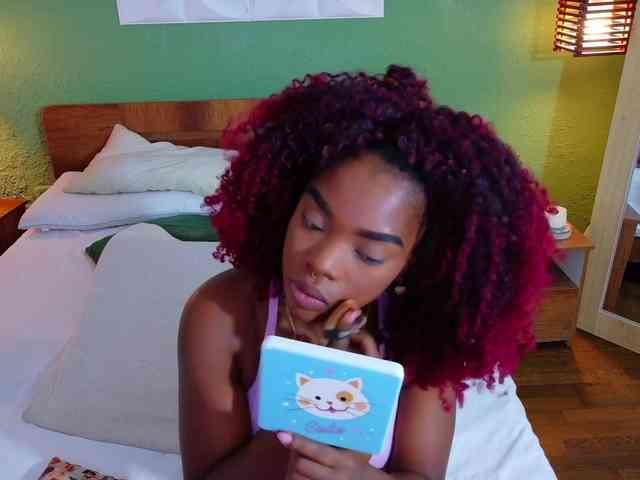 chocolatte-dreams webcam