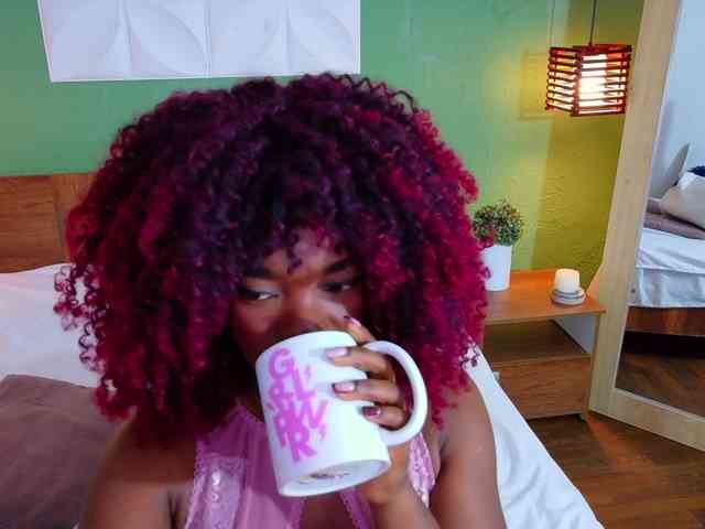 chocolatte-dreams webcam
