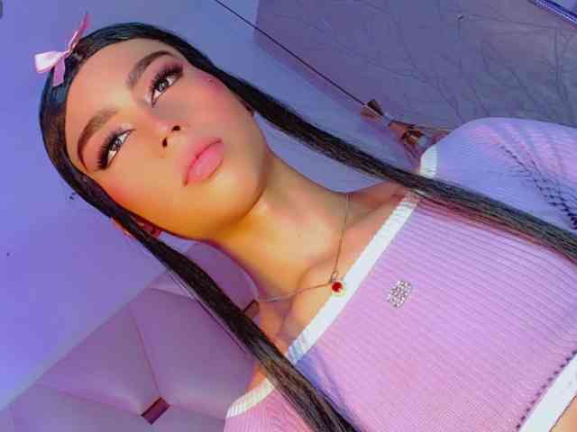 Sarahh-Sophia Sarahh-Sophia